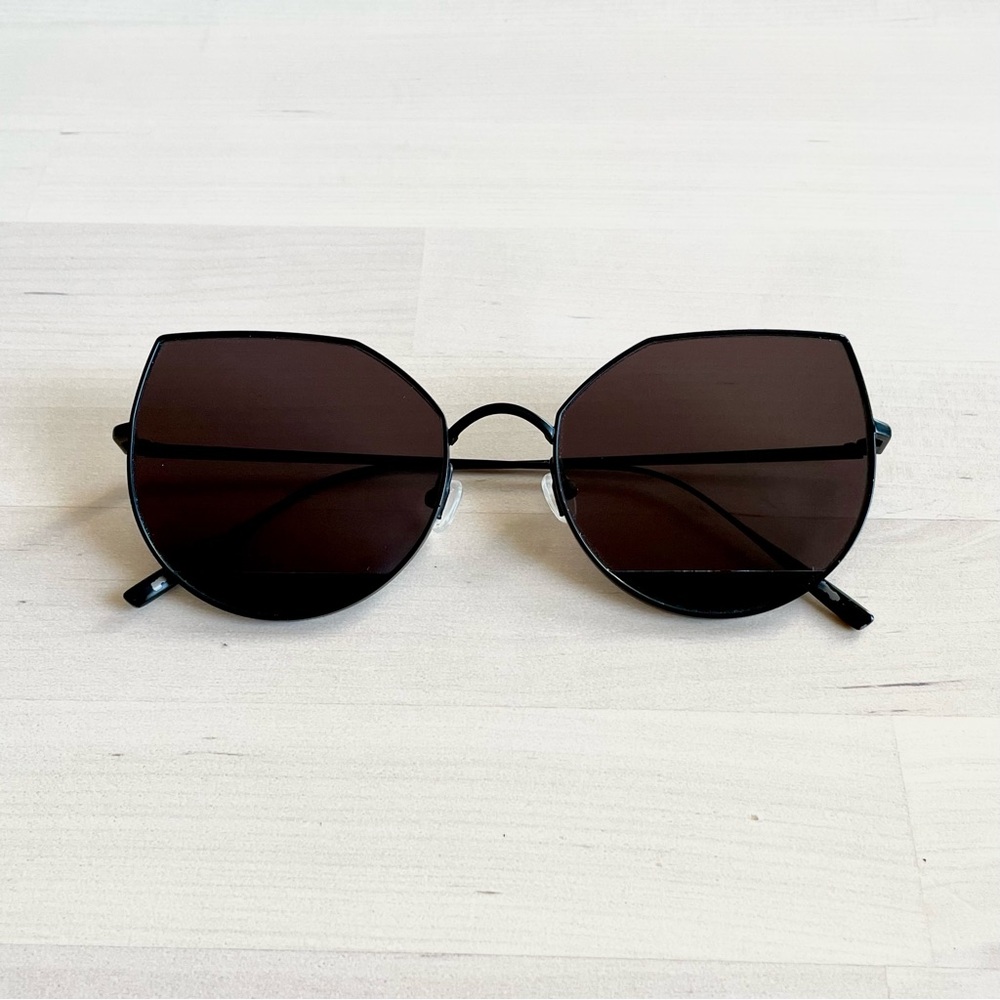 Gentle Monster X Song Of Style US 101 sunglasses in Black